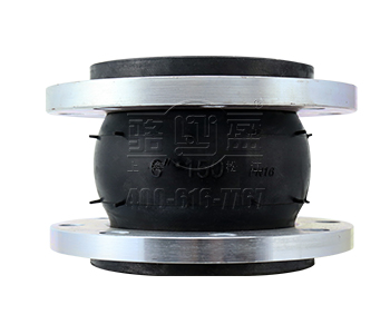 駱盈檢查可曲撓橡膠接頭的質量有妙招